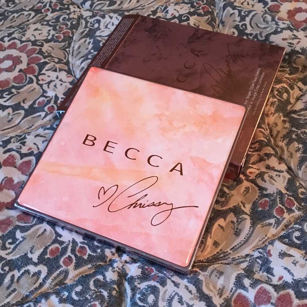 Becca x Chrissy Teigen glow face palette